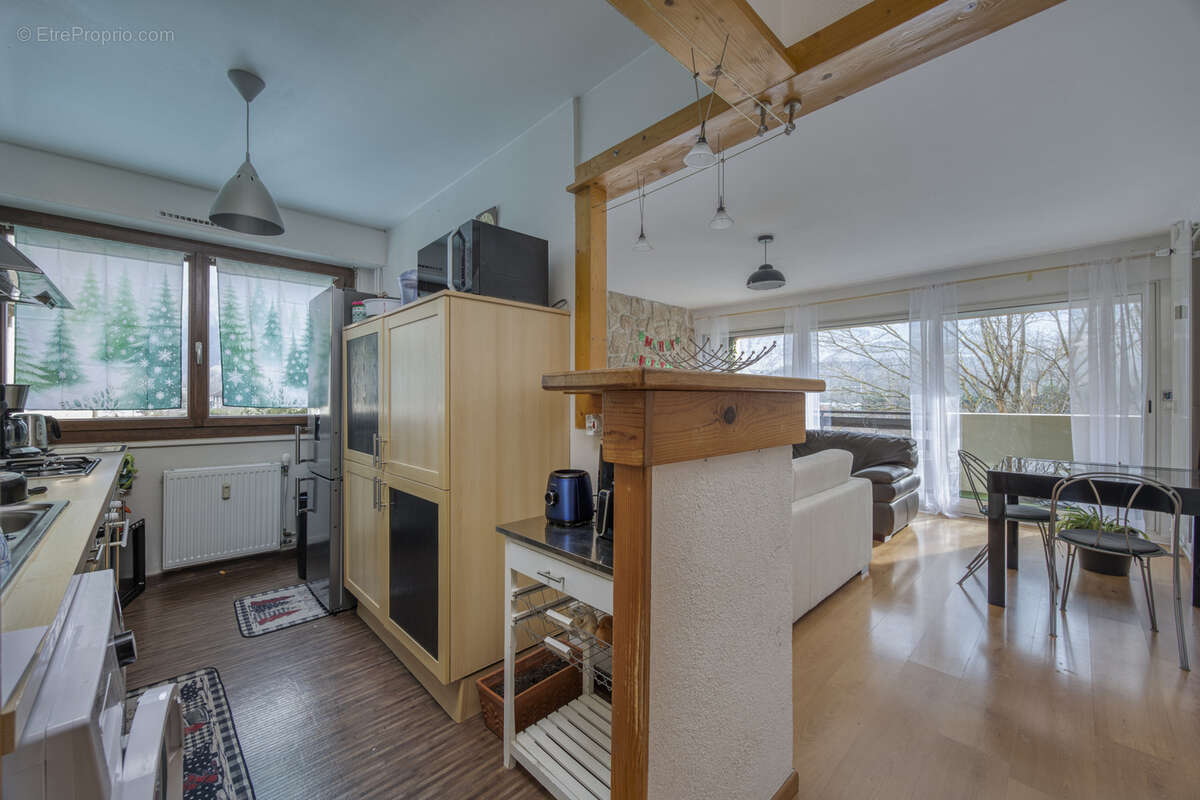 Appartement à ETREMBIERES