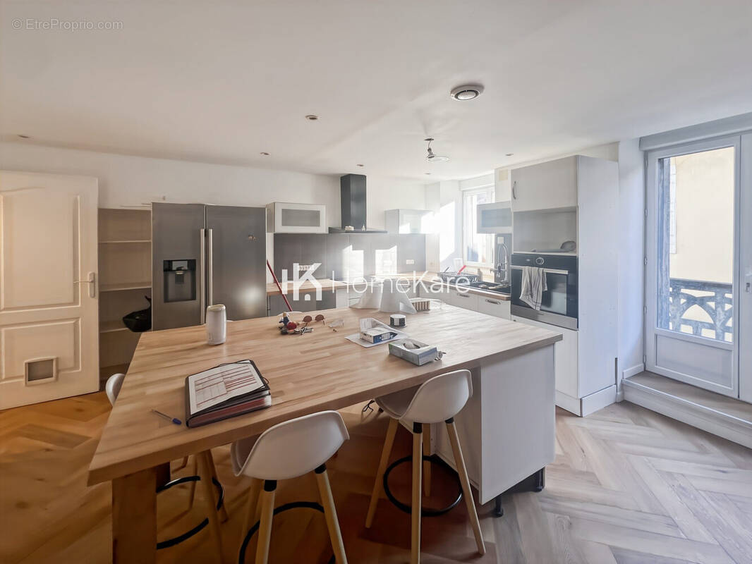 Maison à MONTREJEAU