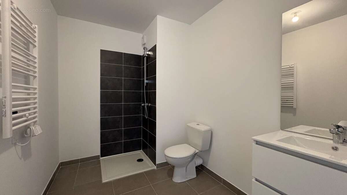 Appartement T2 - Etat Neuf avec jardin privatif et stationnement - Port-de-Bouc - Résidence Villa Marina - photo 10