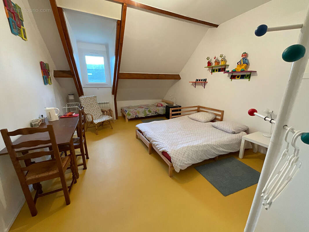 Maison à CHANTELOUP-LES-VIGNES