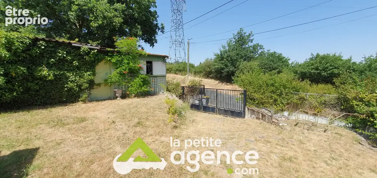 Maison 88 m2 à rénover avec beau terrain - photo 14