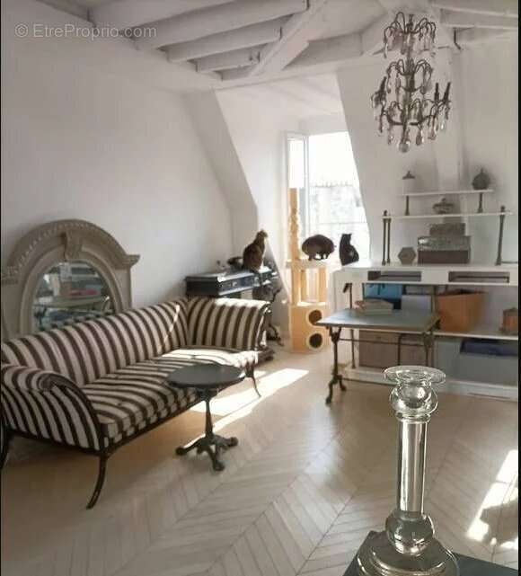 Appartement à PARIS-3E