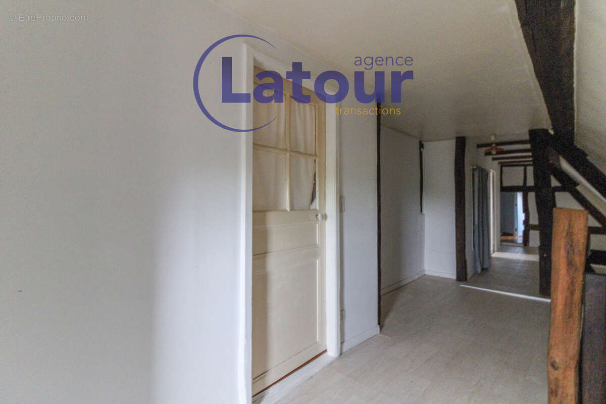 Maison à TREMBLAY-LES-VILLAGES