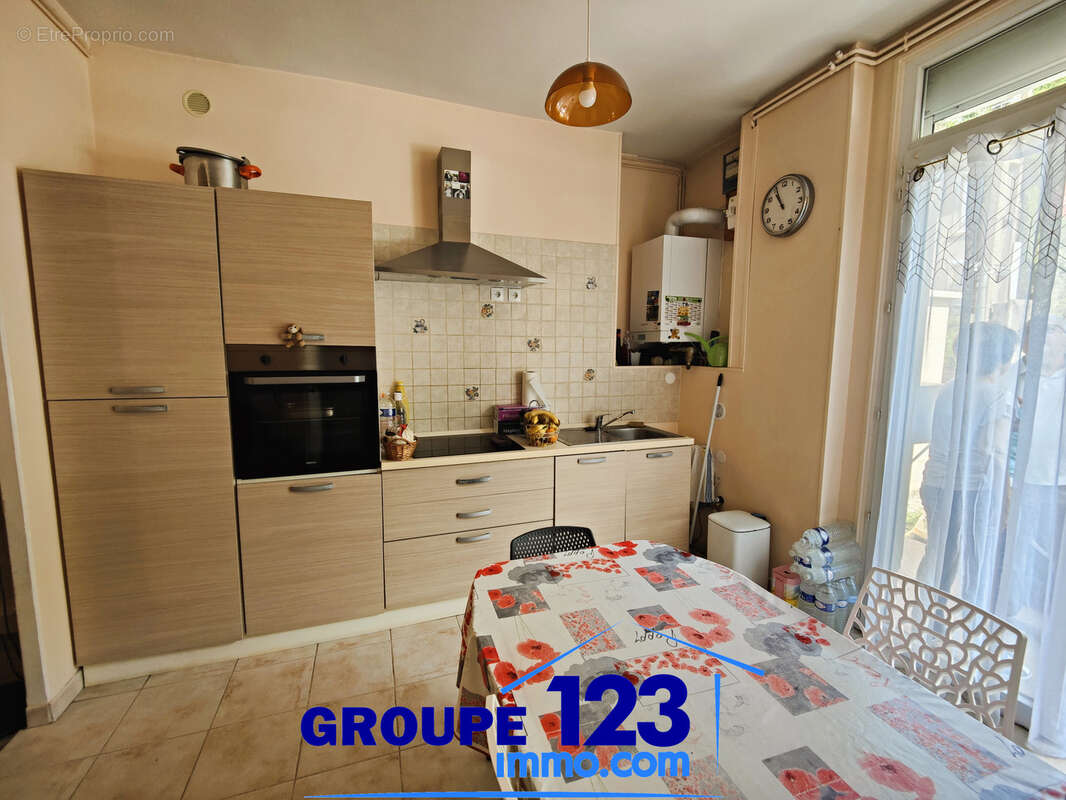 Un bien atypique avec vue sur l’Yonne et de multiples possibilités - photo 3