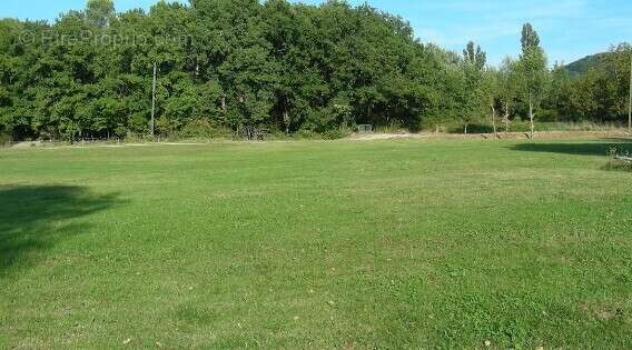 Commerce à ROCHEFORT-EN-VALDAINE