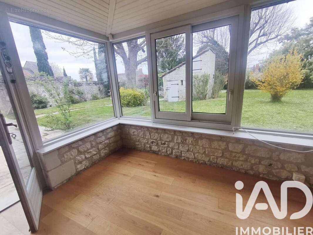 Maison 168 m² à Theneuil  - photo 3