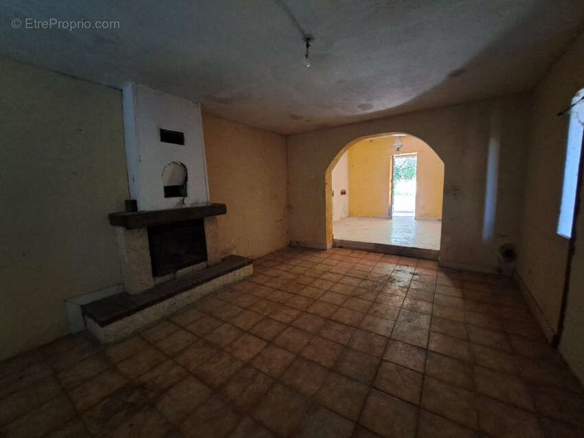 Maison à SAINT-ELOY-LES-MINES