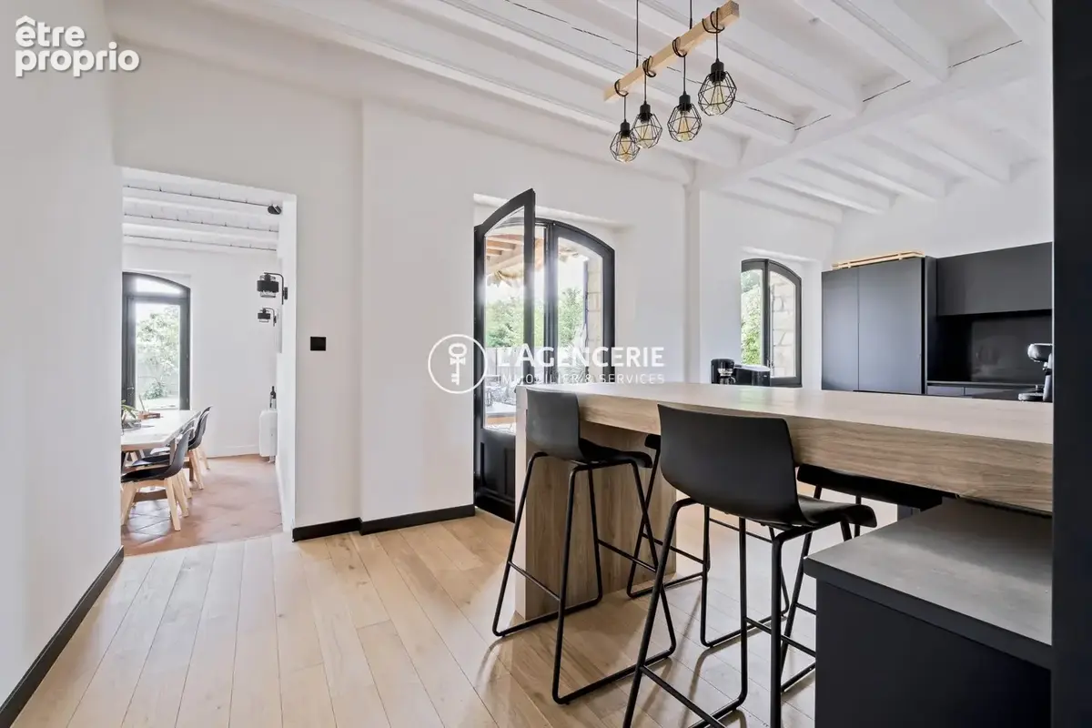Maison 7 pièces 265 m² à vendre à Carbon-Blanc (33560) - photo 4