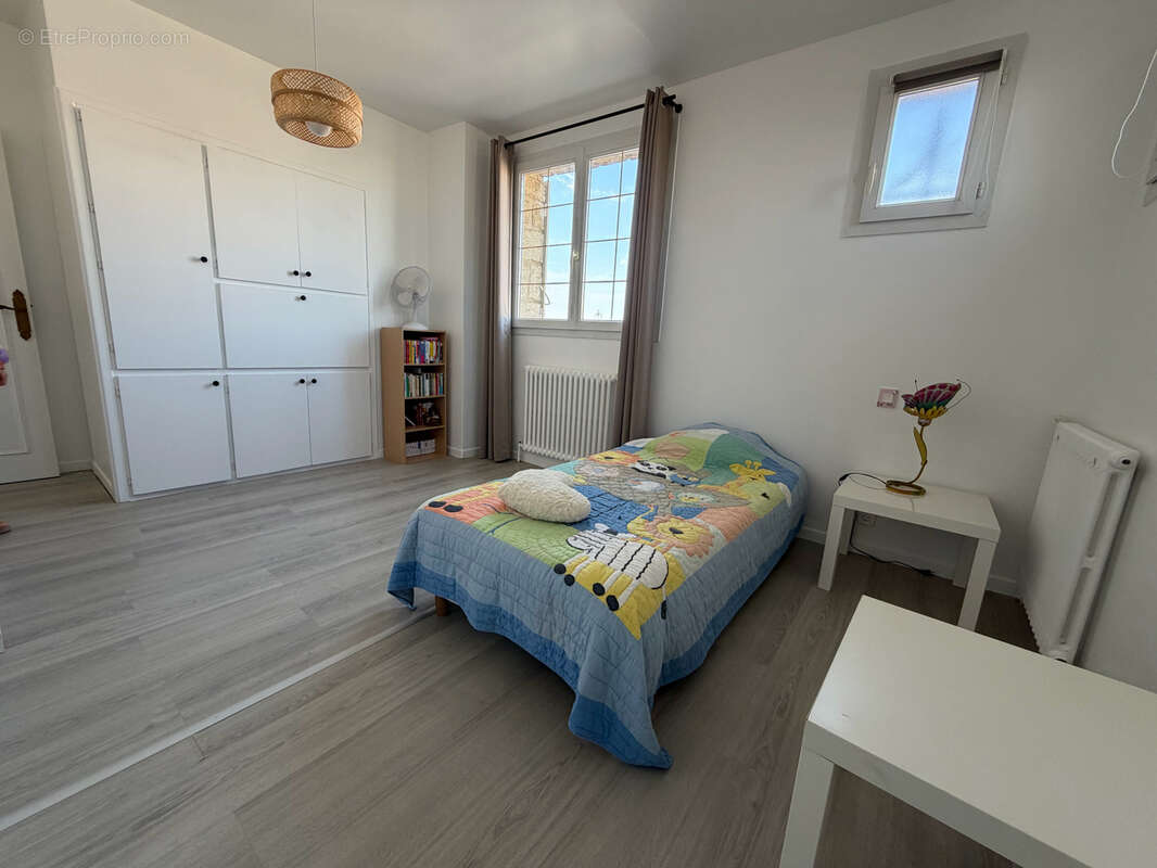 Maison à MAUGUIO