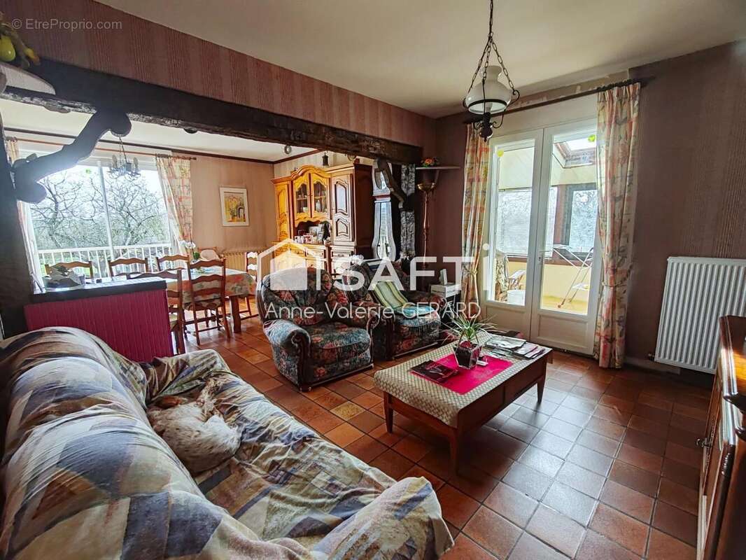 Maison 202 m² à Savigny-Le-Vieux  - photo 7