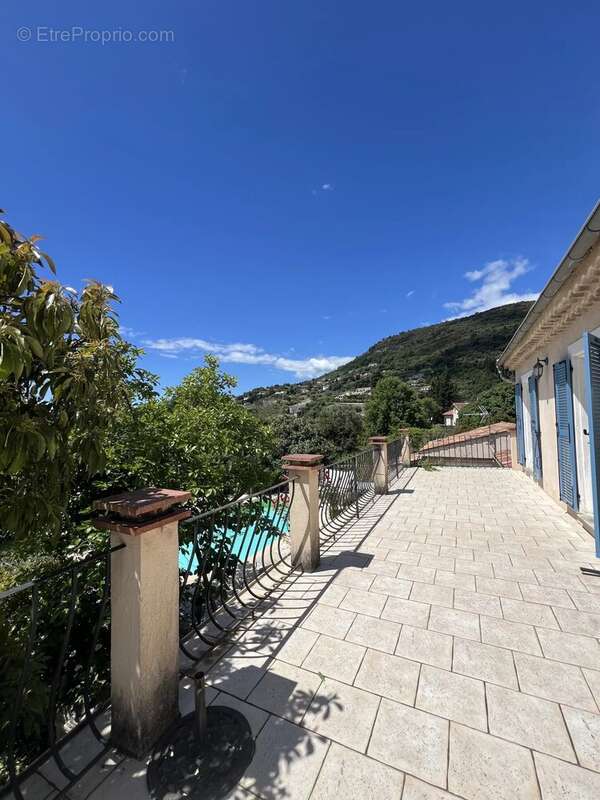Maison à TOURRETTES-SUR-LOUP