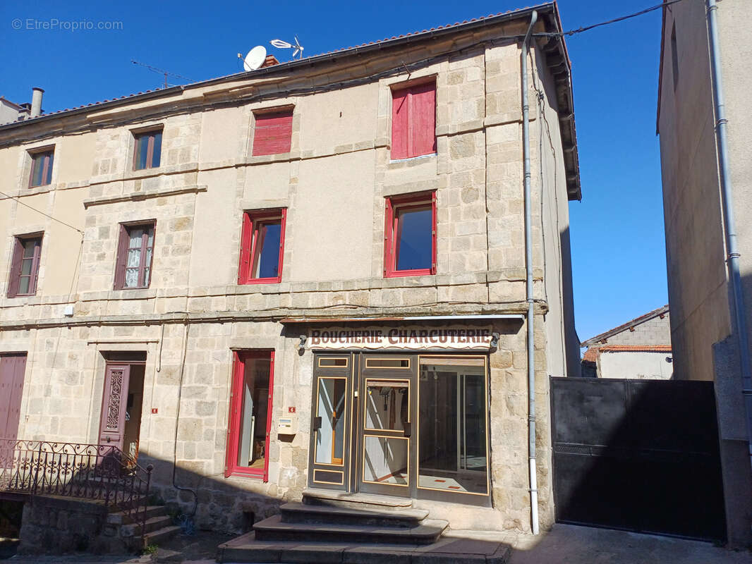 Maison à SAINT-PAL-DE-CHALENCON