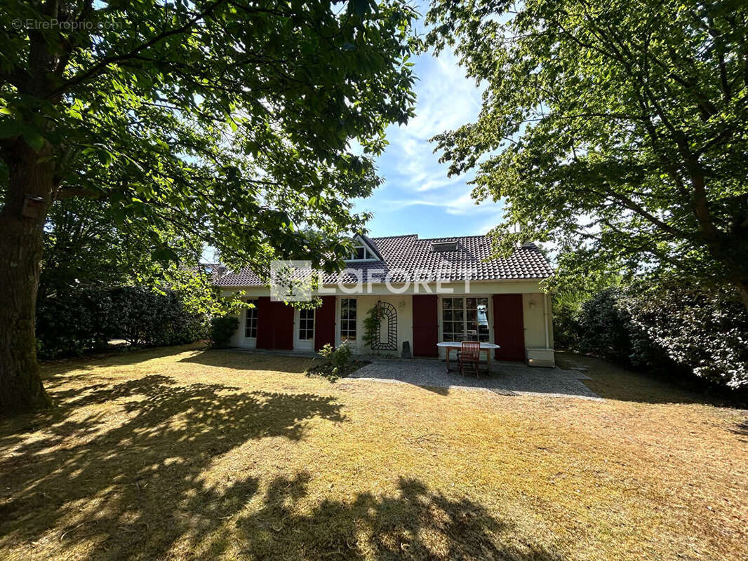 Maison à VERNEUIL-SUR-SEINE