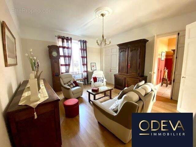 Maison à CONDE-SUR-VIRE