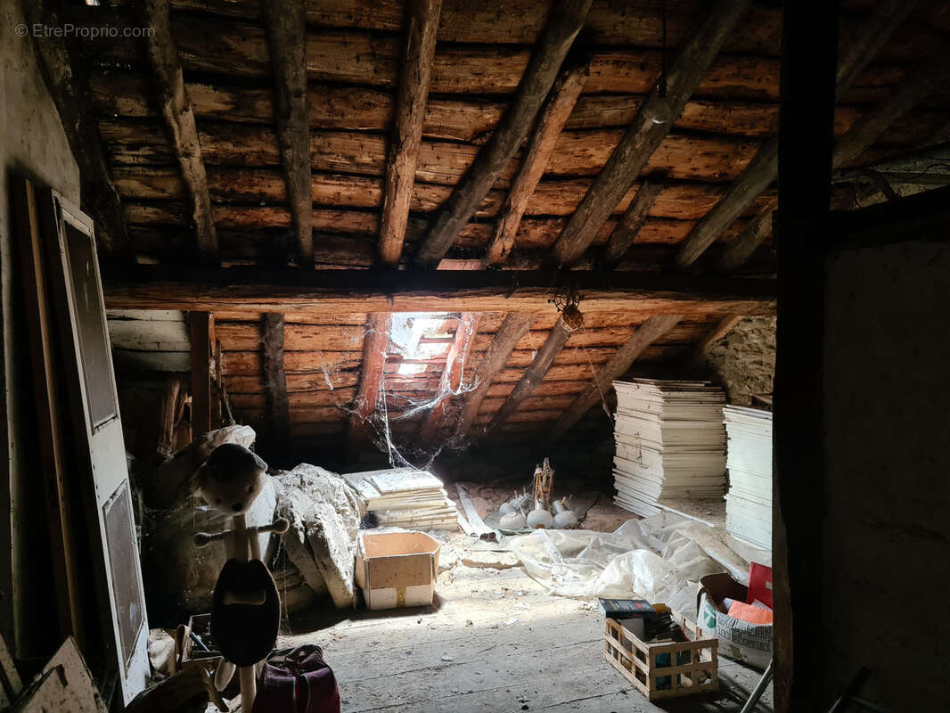 Maison à CAPOULET-ET-JUNAC