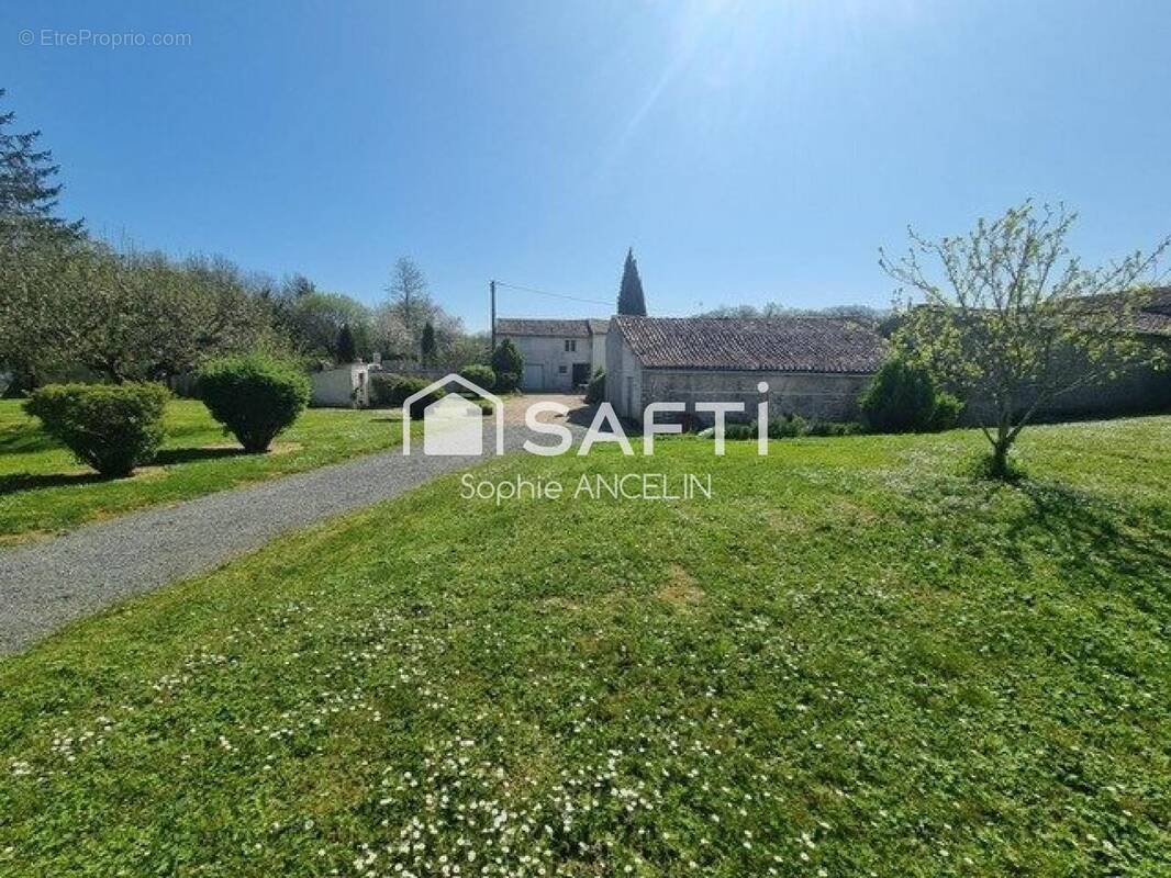 Photo 1 - Maison à FONTAINE-CHALENDRAY