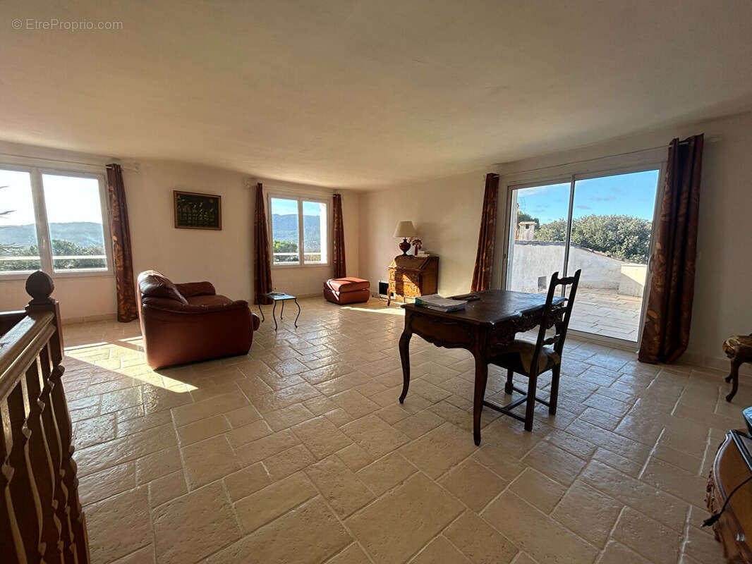 Maison à BRIGNOLES