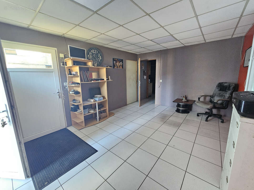 Commerce à LA SAUVAGERE