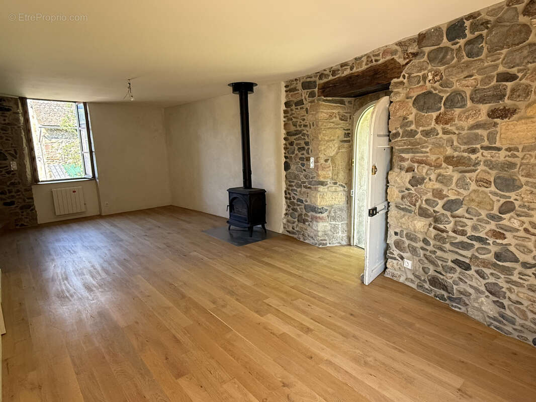 Maison à SAINT-GENIEZ-D&#039;OLT