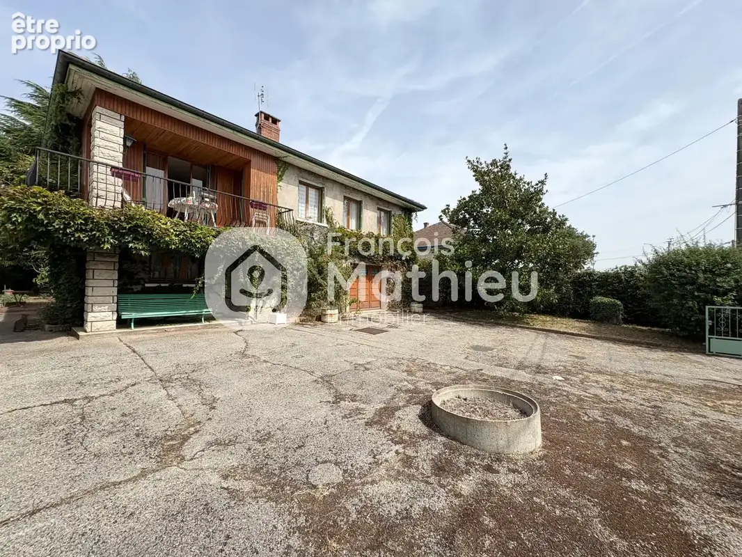 Villars les Dombes : Maison sur sous-sol complet 94m2 hab - 3ch - garage 41m2 - terrain 892m2 - photo 3