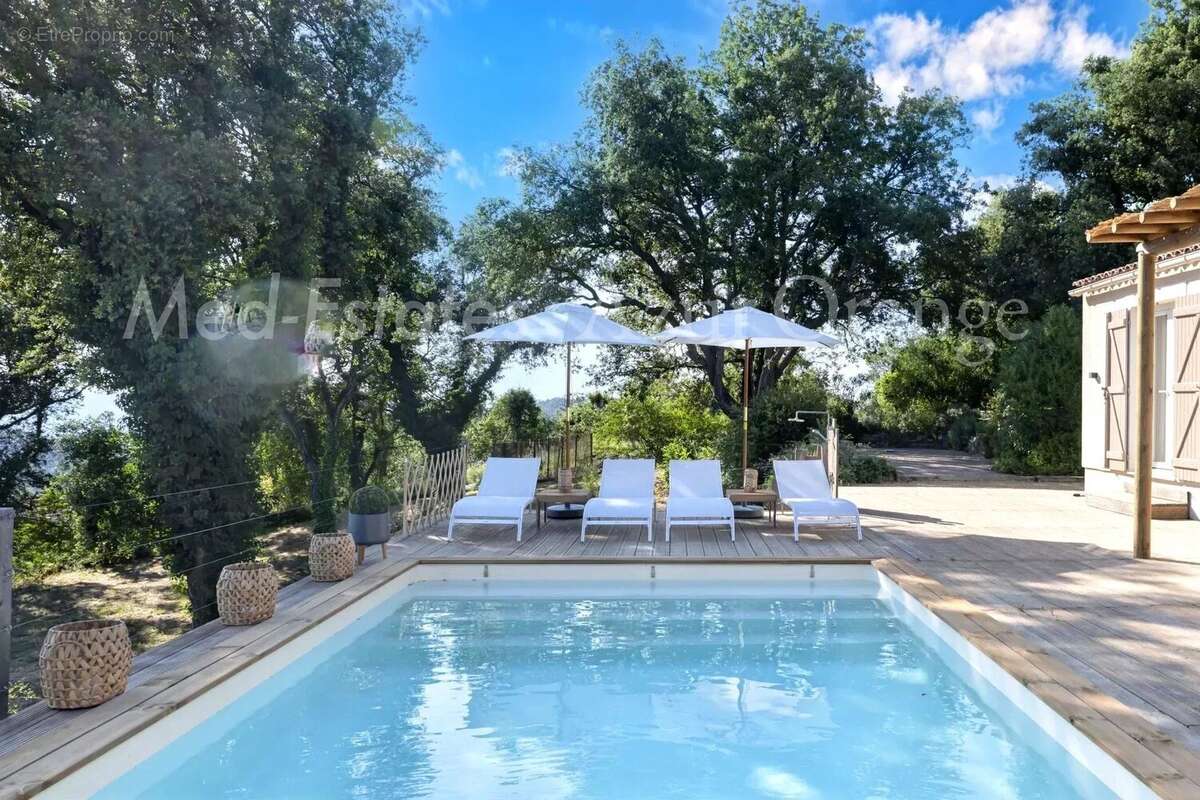 Maison à LA GARDE-FREINET