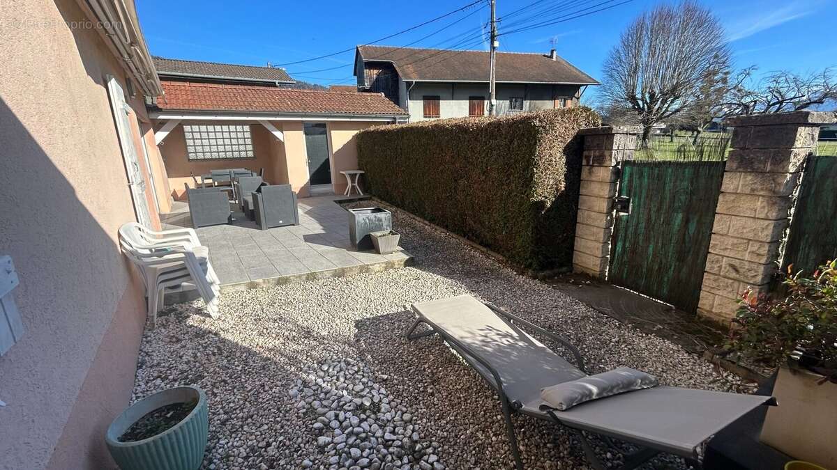 T3 à vendre à Cranves-sales Terrasse - Appartement à CRANVES-SALES