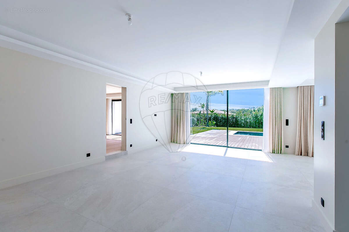 Maison à VALBONNE