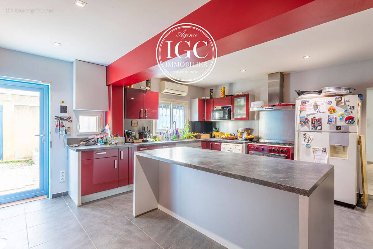 Maison à CHATEAUNEUF-LES-MARTIGUES