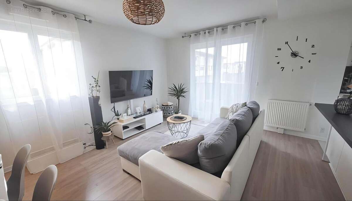 Photo 3 - Appartement à GRAND-CHARMONT