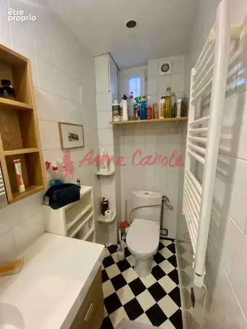 En rez-de-chaussée sur cour privative de 20m2 avec 2 caves - photo 9