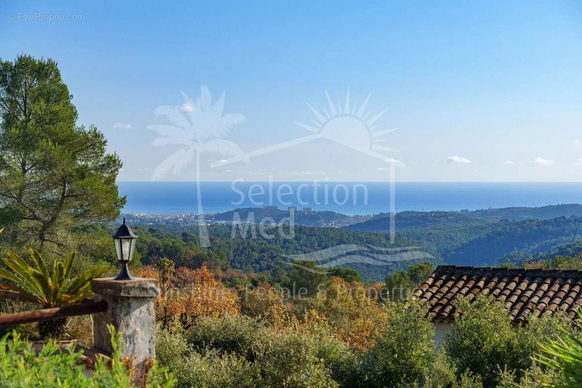 Maison à TOURRETTES-SUR-LOUP