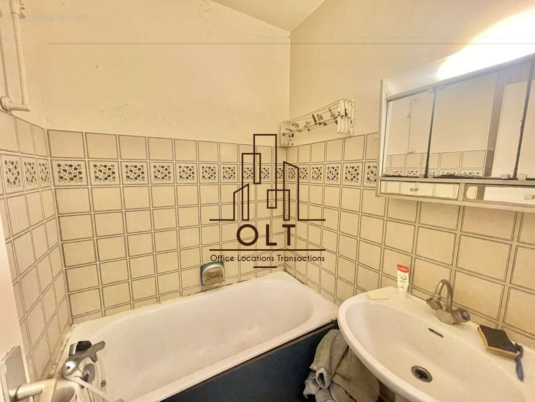 Appartement à COURBEVOIE