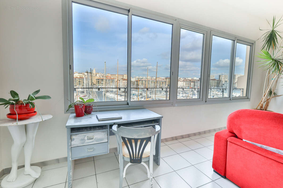 Appartement à MARSEILLE-7E