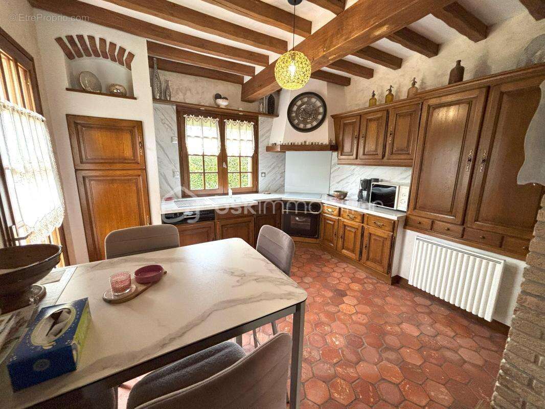 Maison à FEUQUIERES-EN-VIMEU