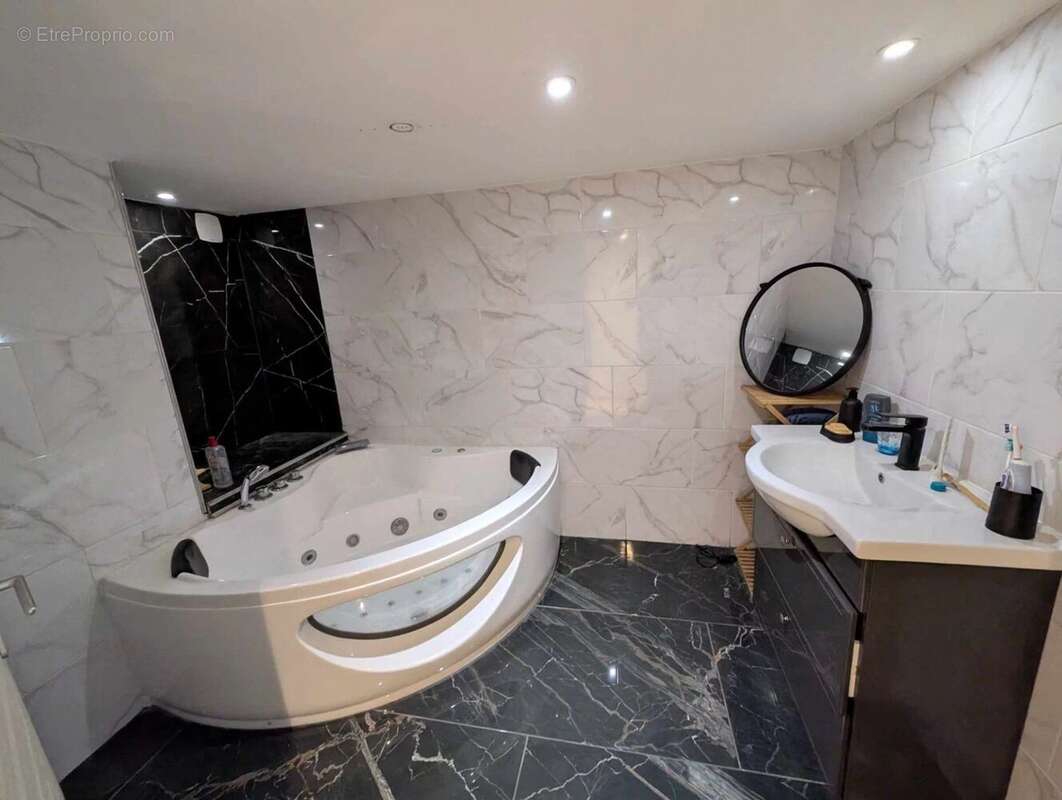 Maison à SAINT-CIRQ-MADELON