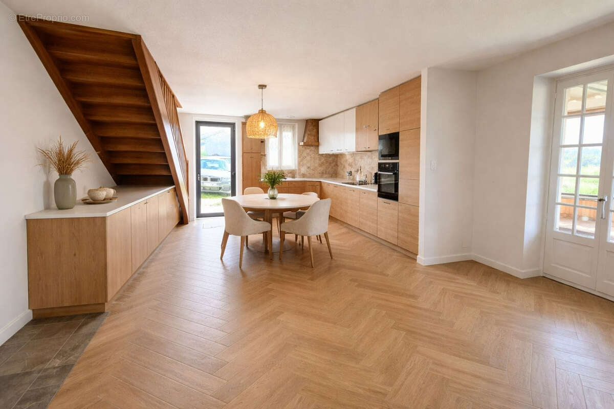 Maison à SAINT-MARTIN-D'ESTREAUX