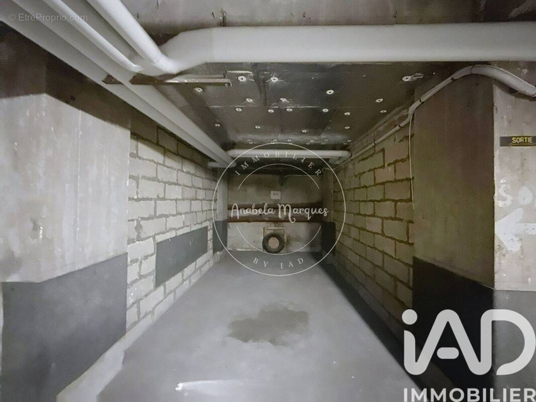 Photo 1 - Parking à CHAMPIGNY-SUR-MARNE