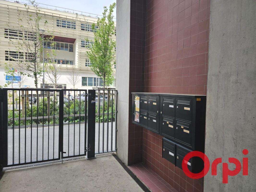 Appartement à MARSEILLE-2E