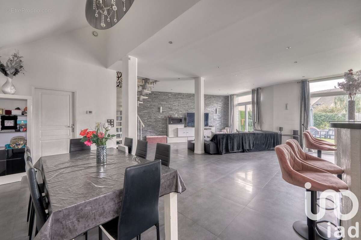 Photo 3 - Maison à LE PLESSIS-ROBINSON