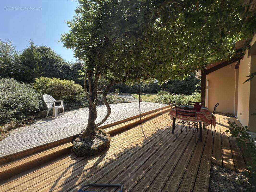 Maison à VERNEUIL-SUR-VIENNE