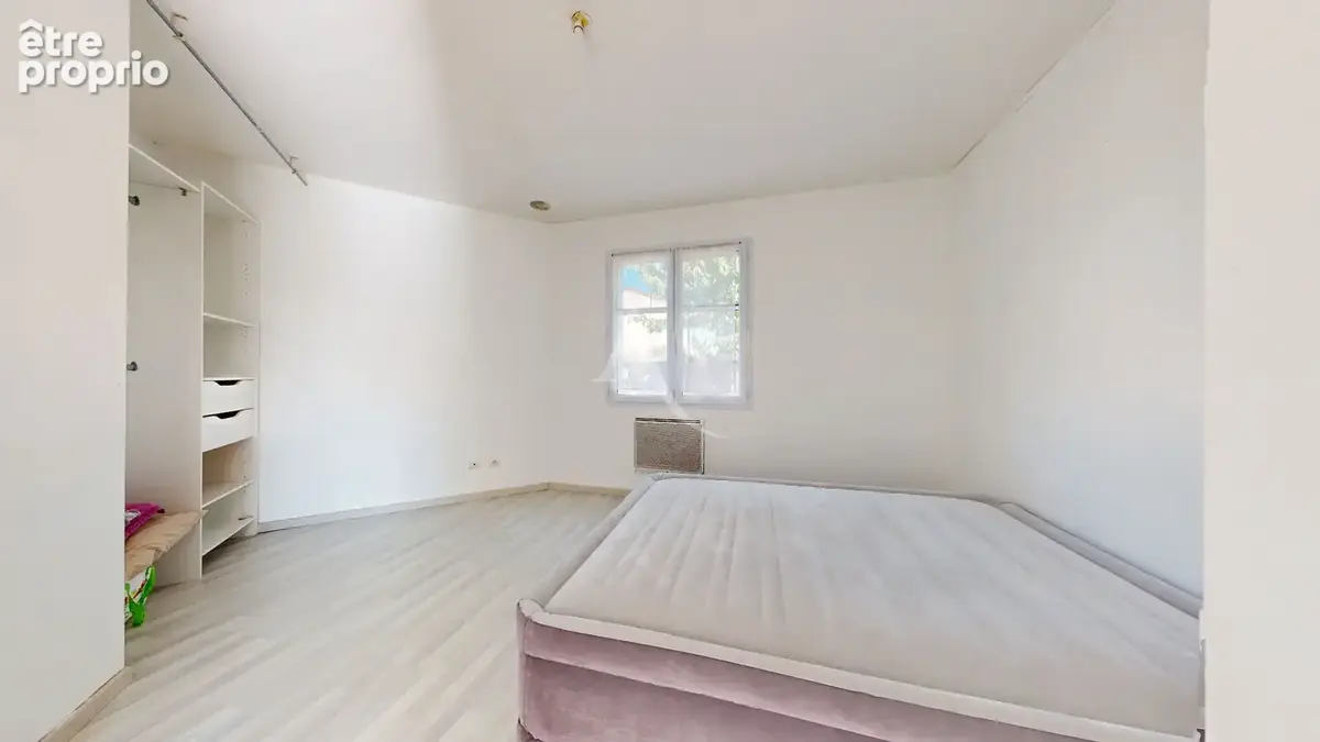 Iteuil - plain pied - 131 m² - 5 chambres -  jardin - photo 8