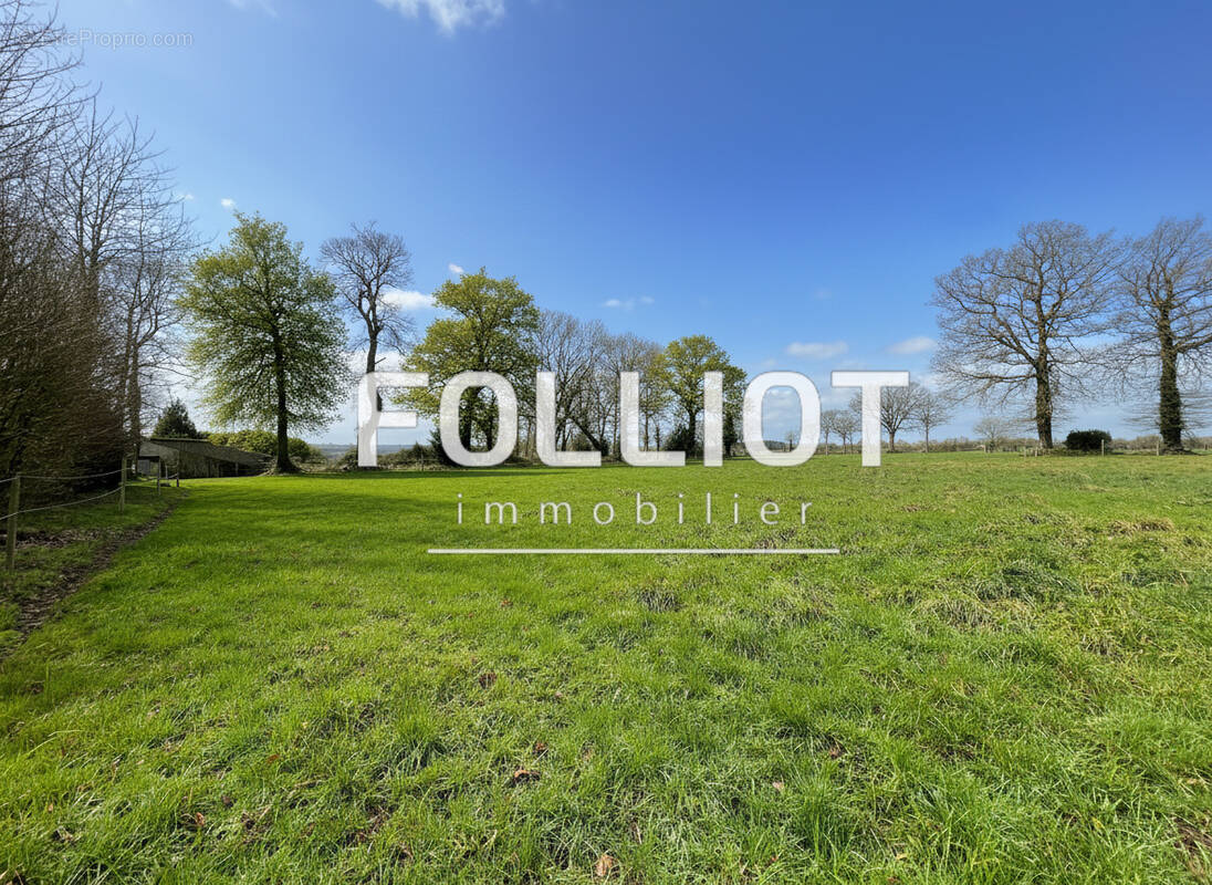 Terrain à LA CHAPELLE-SAINT-AUBERT