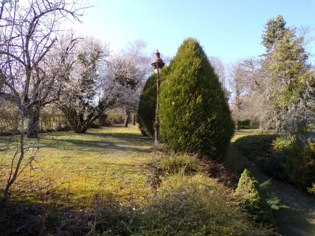 Maison à VILLEMANOCHE