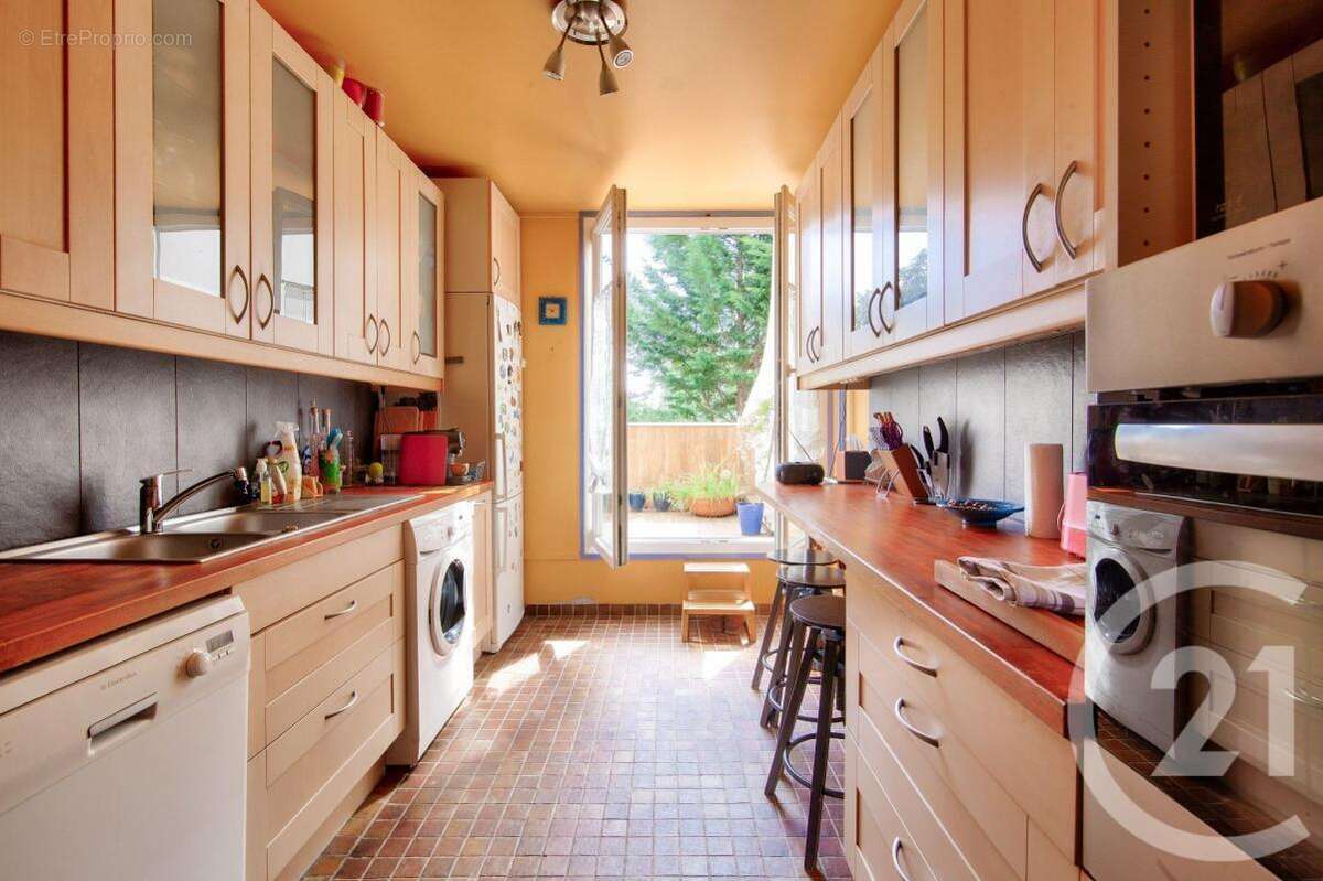 Appartement à FONTENAY-SOUS-BOIS