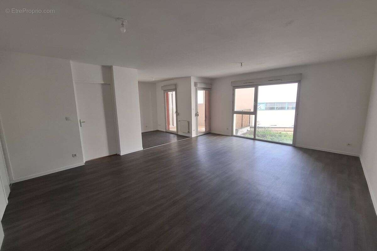 T3 de 70,8 m² à Lyon 8 à partir de 169 400 € - photo 2
