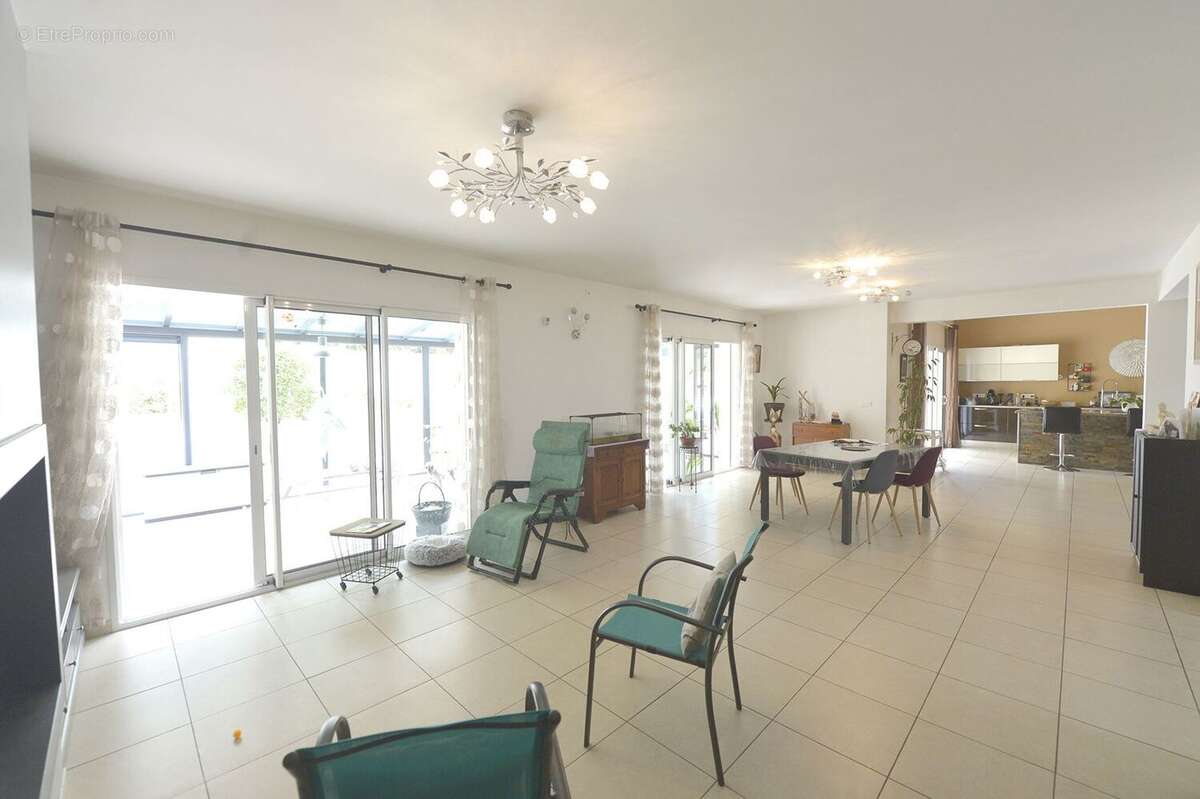 Maison à MESCHERS-SUR-GIRONDE