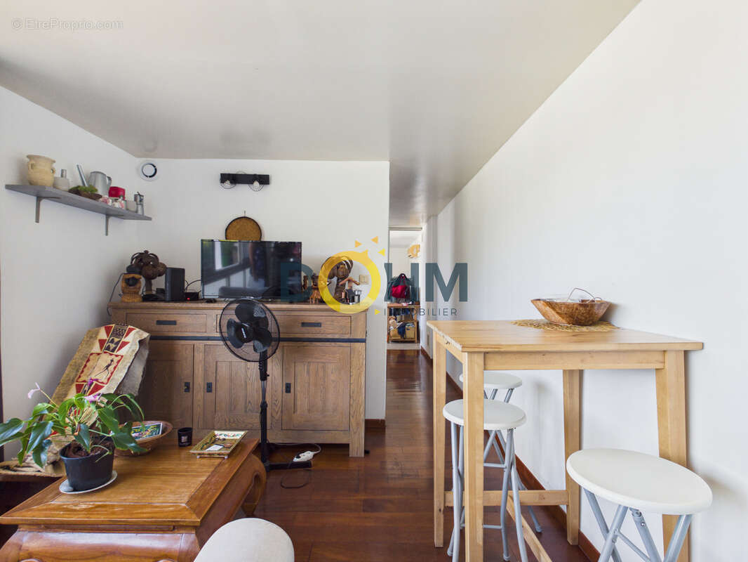 Appartement à LES AVIRONS