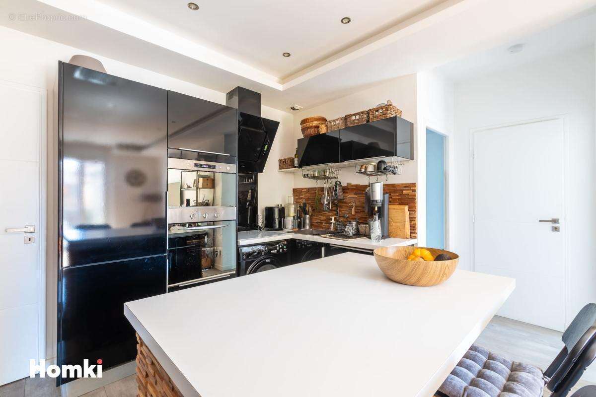 Appartement T3 de 56 m² à Saint-Raphaël 83700, Rue Marius Allongue - photo 6