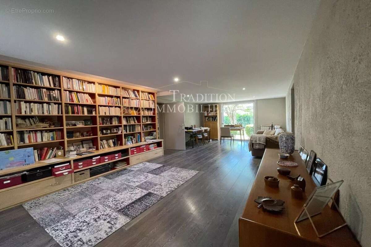 Maison à FONTVIEILLE