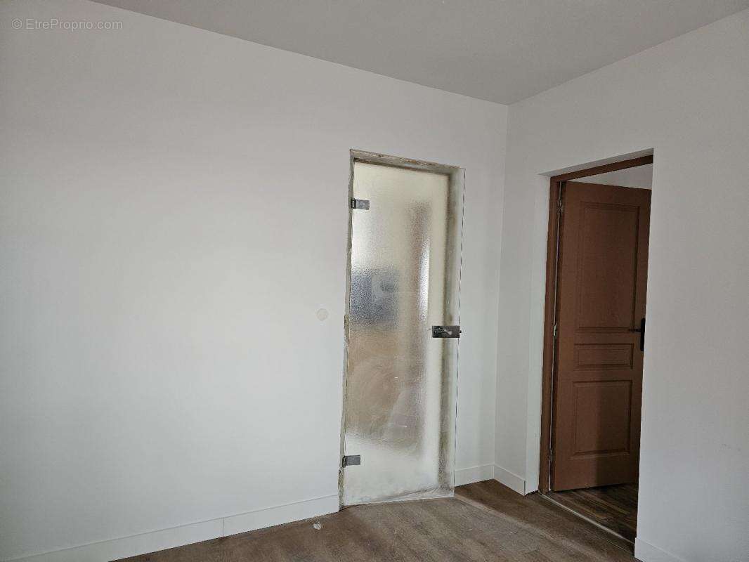 Appartement à LE MESNIL-ESNARD